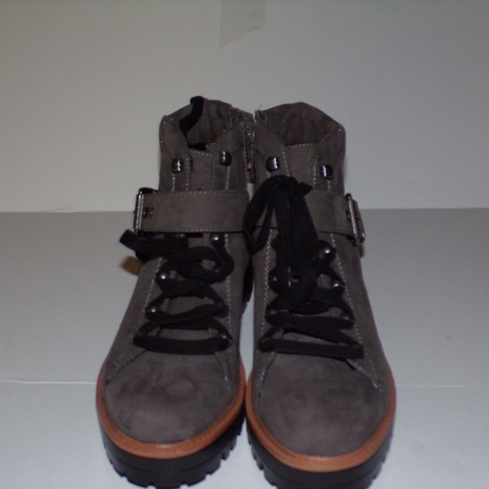 indigo rd. size (9½)and (8m)